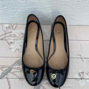 Tory Burch Black Patent Logo Round-Toe Ballet Flats